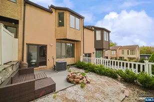 18 Veterans Way, Edgewater, NJ 07020 - Photo 14