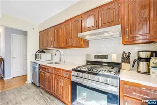 410 Mayer Ct 1st Fl With, Ridgefield, NJ 07657 - Photo 10