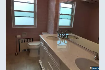 421 North Avenue 2nd Floor #2nd Floor, Fort Lee, NJ 07024 - Photo 26