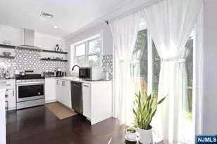 27 West St, Closter, NJ 07624 - Photo 4