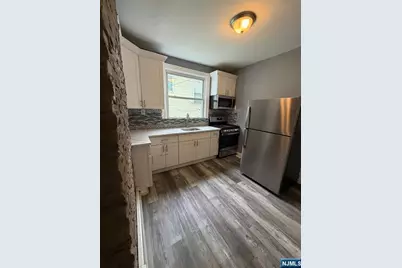 23 9th Avenue, East Orange, NJ 07018 - Photo 2