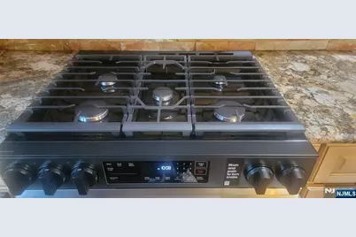 610 Glasmere Road, Mahwah, NJ 07430 - Photo 16