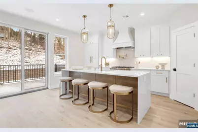 188 Broadway 9 #9, Woodcliff Lake, NJ 07677 - Photo 2