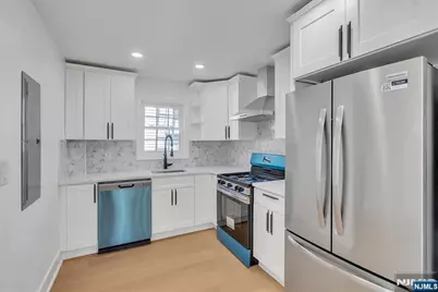 21 Cross Street, Montclair, NJ 07042 - Photo 20