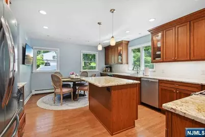 204 Deerfield Lane, Franklin Lakes, NJ 07417 - Photo 4