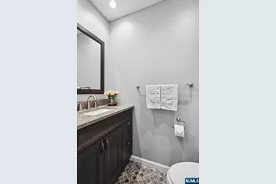 204 Deerfield Lane, Franklin Lakes, NJ 07417 - Photo 10