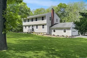 204 Deerfield Ln, Franklin Lakes, NJ 07417 - Photo 2