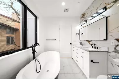 1456 River Road C #C, Edgewater, NJ 07020 - Photo 18