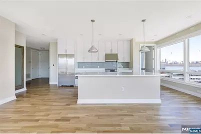 15 Somerset Lane 520 #520, Edgewater, NJ 07020 - Photo 2