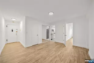 2200 Center Ave D1, Fort Lee, NJ 07024 - Photo 4