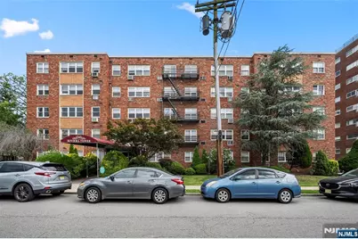 2200 Center Avenue D1 #D1, Fort Lee, NJ 07024 - Photo 2