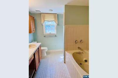 70 W Boulder Run Road 203 #203, Paterson, NJ 07501 - Photo 4