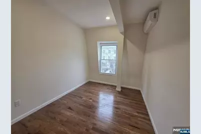 664 Bergen Avenue, Jersey City, NJ 07304 - Photo 24