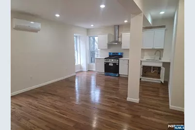 664 Bergen Avenue, Jersey City, NJ 07304 - Photo 16
