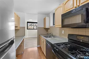 235 Prospect Ave 2B, Hackensack, NJ 07601 - Photo 12