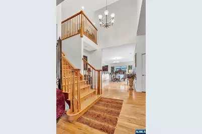 8 Mary Court, Mahwah, NJ 07430 - Photo 2