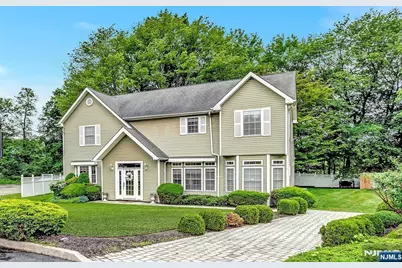 8 Mary Court, Mahwah, NJ 07430 - Photo 1