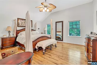 8 Mary Court, Mahwah, NJ 07430 - Photo 10