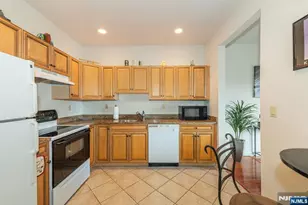 375 Rifle Camp Road 403, Woodland Park, NJ 07424 - Photo 2
