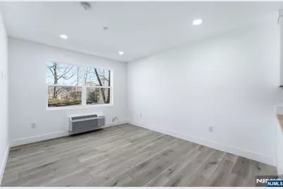 95 Shepherds Lane B302 #B302, Totowa, NJ 07512 - Photo 4