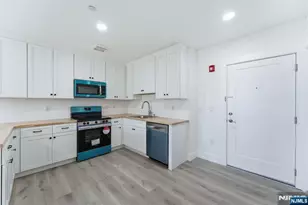 95 Shepherds Ln B409, Totowa, NJ 07512 - Photo 1