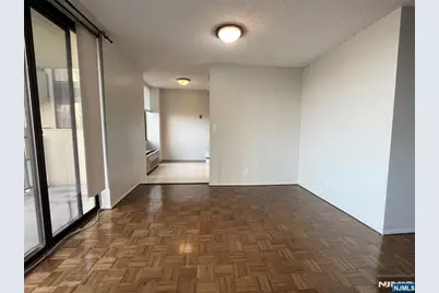 300 Winston Drive 106 #106, Cliffside Park, NJ 07010 - Photo 8
