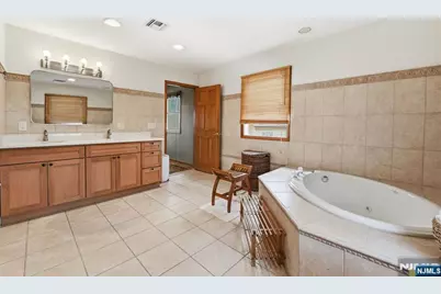 16 Arlington Boulevard, North Arlington, NJ 07031 - Photo 24