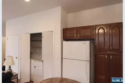 386 Rea Avenue Front Apartm #Front Apartm, Hawthorne, NJ 07506 - Photo 4