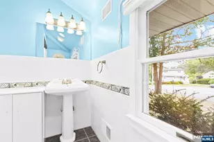 180 Rafkind Rd, Bloomingdale, NJ 07403 - Photo 20