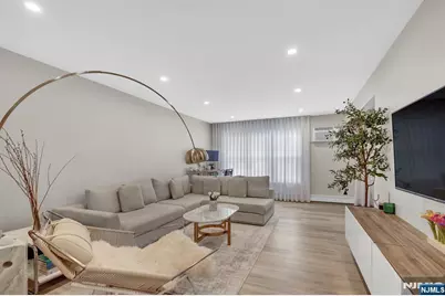 35 Riverview Court 35 #35, Secaucus, NJ 07094 - Photo 14