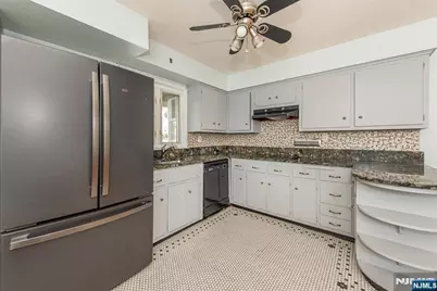 48 Whittaker, Woodland Park, NJ 07424 - Photo 10