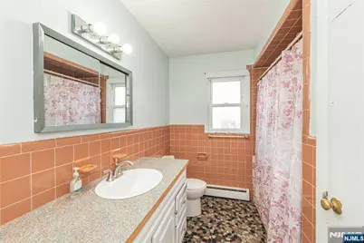 48 Whittaker, Woodland Park, NJ 07424 - Photo 14
