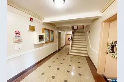 3051 Edwin Avenue 4E #4E, Fort Lee, NJ 07024 - Photo 2