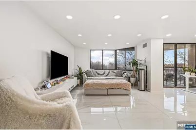 427 Harmon Cove Tower 427 #427, Secaucus, NJ 07094 - Photo 8