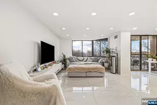 427 Harmon Cove Tower 427, Secaucus, NJ 07094 - Photo 8