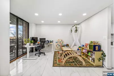 427 Harmon Cove Tower 427 #427, Secaucus, NJ 07094 - Photo 10