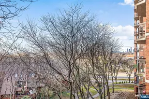 427 Harmon Cove Tower 427, Secaucus, NJ 07094 - Photo 22