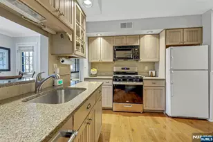 1712 Faulkner Ct, Mahwah, NJ 07430 - Photo 4