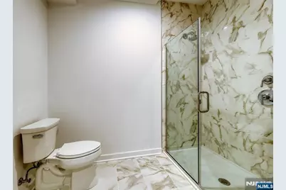 15-27 Royal Avenue 210 #210, Hawthorne, NJ 07506 - Photo 8