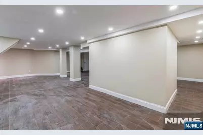92 Highwood Avenue, Tenafly, NJ 07670 - Photo 38