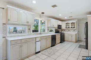 703 Stewart St, Ridgefield, NJ 07657 - Photo 6