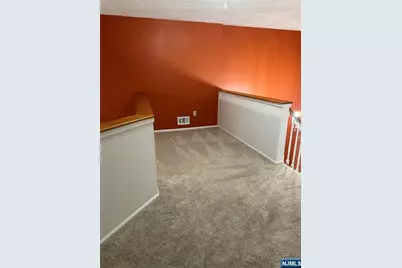 1026 Castle Road, Mahwah, NJ 07430 - Photo 8