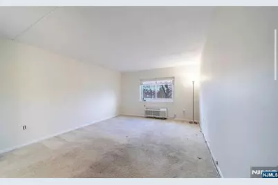 310 Lookout Avenue 304 #304, Hackensack, NJ 07630 - Photo 8