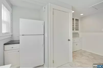 23 Meeker Place 2nd Floor #2nd Floor, Millburn, NJ 07041 - Photo 8