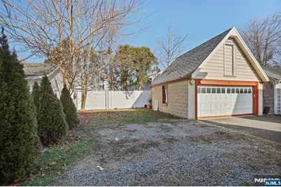 23 Meeker Place 2nd Floor #2nd Floor, Millburn, NJ 07041 - Photo 18