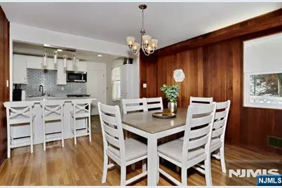227 Clinton Avenue, Bergenfield, NJ 07621 - Photo 14