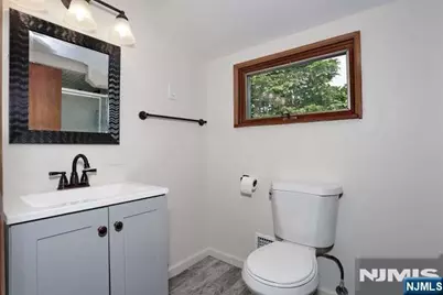 227 Clinton Avenue, Bergenfield, NJ 07621 - Photo 26