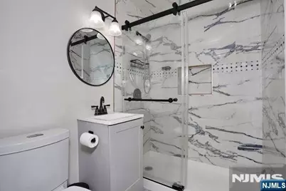 227 Clinton Avenue, Bergenfield, NJ 07621 - Photo 20