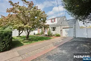 227 Clinton Ave, Bergenfield, NJ 07621 - Photo 46