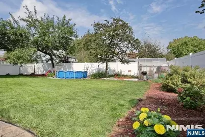 227 Clinton Avenue, Bergenfield, NJ 07621 - Photo 40